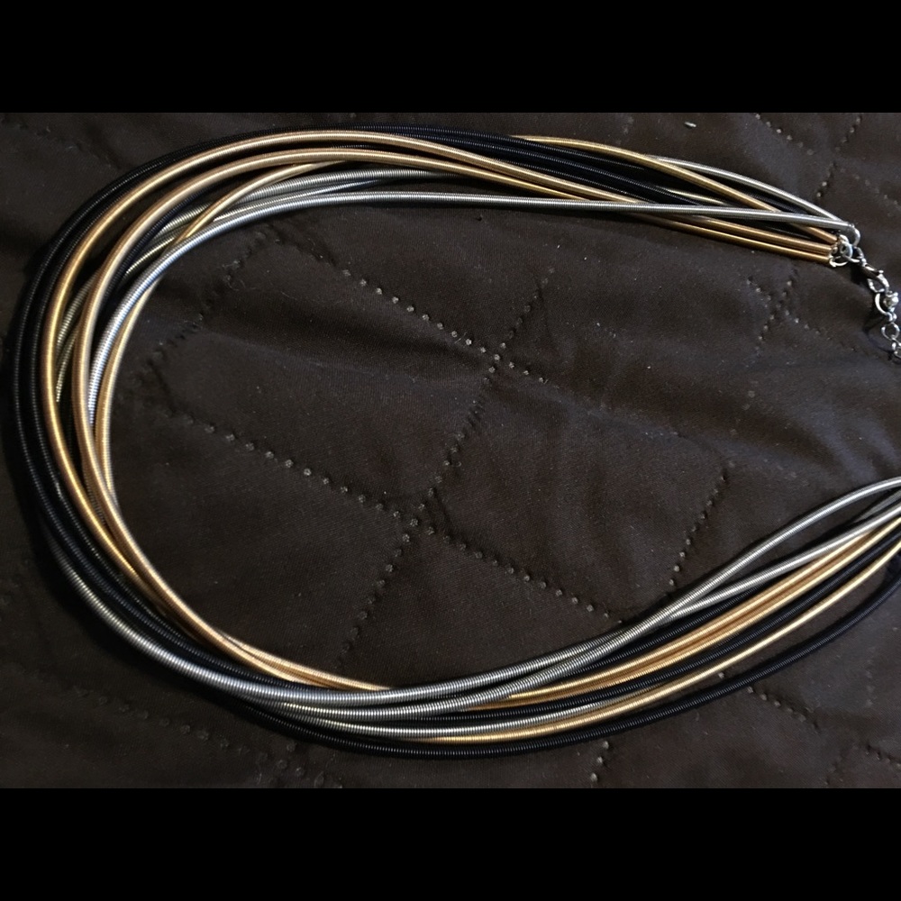 Multi color necklace